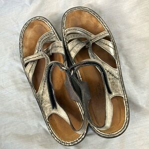 Naot size 41 sparkly bronze Sandals Velcro Ankle /toe Straps & Wedge sole